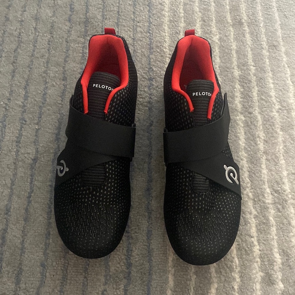 Peloton Mens cycling shoes size 11